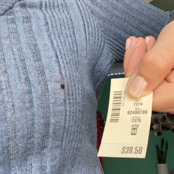 light blue long sleeve shirt with bottons - Picture 3 of 3